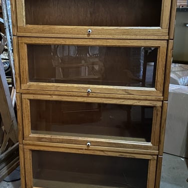 4 Shelf Glass Front Barrister Bookcase w Missing Panel