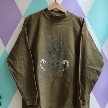 Vintage Olive Green “International” Graphic Sweatshirt – 90s Streetwear Pullover