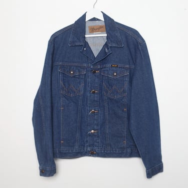 vintage DENIM jean jacket WRANGLER brand vintage deep blue 1970s men's jean jacket -- size Large 