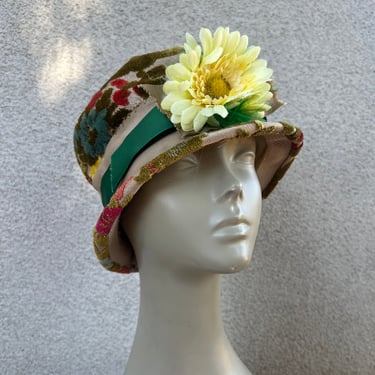 Vintage funky boho bucket hat brocade fabric flower Sz 21.5”Medium 