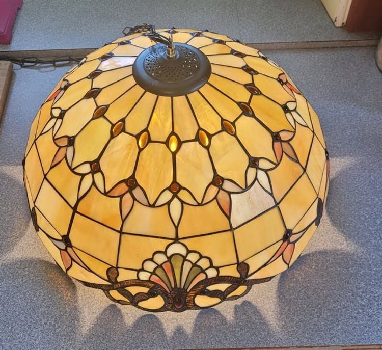 Tiffany Style Glass Ceiling Lamp Fixture. 18" Diameter. Ready-to-hang.