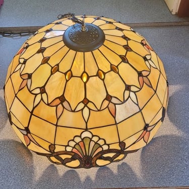 Tiffany Style Glass Ceiling Lamp Fixture. 18