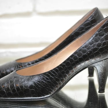 Vintage Bruno Magli Black Leather Pumps Classic Black Heels Size 5.5 AA Made in Italy 