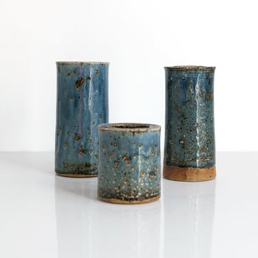 3 Marianne Westman, Rorstrand Studio vase in blue glaze.