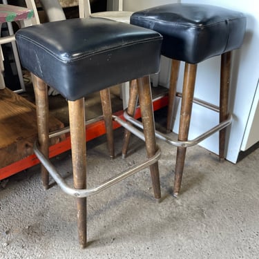 Vintage bar stool, 29” tall