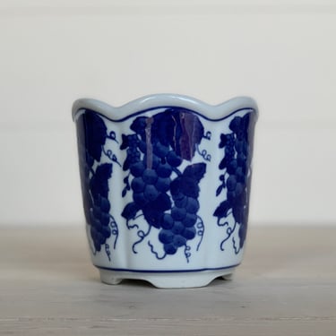 Chinoiserie Hand Painted Footed Planter 4.5 Inches 