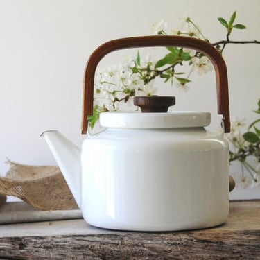 Heikki Orvola for ARABIA Finland Vintage Finella kettle
