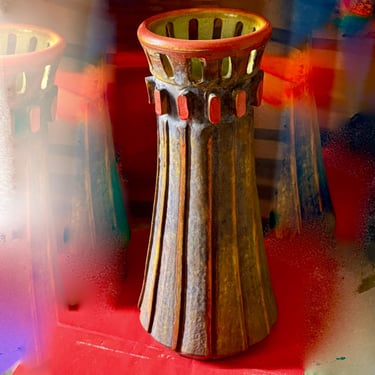Sensational Extra Tall Vase Collectors Item Designed By Alvino Bagni w/ Raymor Italy In the Best Condition 