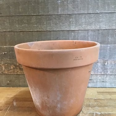 Terracotta Planter (Tacoma)