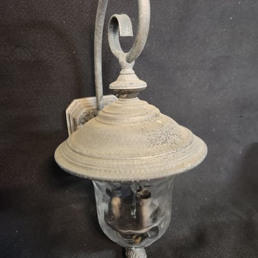 3-light Outdoor Sconce with Textured Glass 7.75