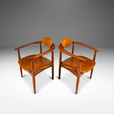 Set of Two (2) Mid-Century Modern Sculptural Lounge Chairs in Leather & Walnut in the Manner of Adrian Pearsall, USA, c. 1960's 