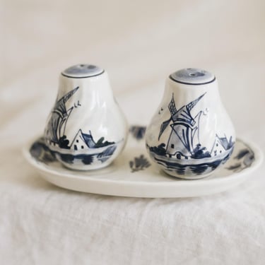 Vintage Japan Architectural Salt Pepper Shakers by Hakusan