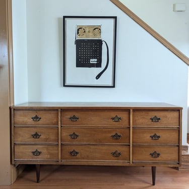 Mid Century Modern Dixie 9 Drawer Lowboy Dresser