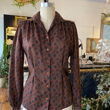 1980s paisley blouse, epaulette shoulders, vintage 80s blouse, darted waist, Norman Todd, gathered shoulders, small medium, preppy, rust 