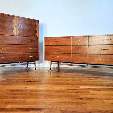 Mid Century Lane Acclaim by Andre Bus Two Piece Bedroom Set 