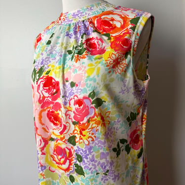 vintage 60’s bright floral print tunic top ~mock neck long knit sleeveless ~ mod style Women’s blouse/ tops vivid flower bouquet/ Large 