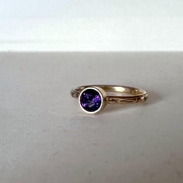 Old Gold Ring - Handmade using a vintage 60's engraved wedding band with a 5mm grape purple amethyst in a bezel solitaire Rachel pfeffer 