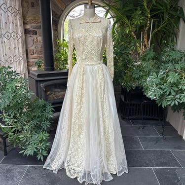 Vintage 1950s Ivory Lace Tulle and Satin Wedding | ShopOlga Vintage -  Chalfont, PA | ATTIC
