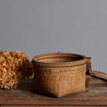 Small Borneo Gathering Basket with Strap Handle