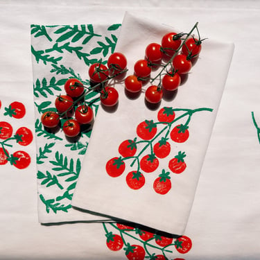 linen dinner napkins. tomatoes on white. hand block printed. placemats / tea towel. southwest. boho decor. hostess gifting. 