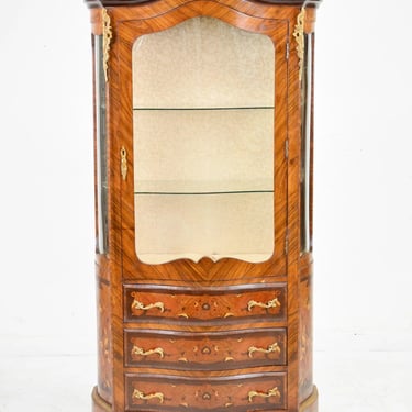 Cabinet / Vitrine, French Style, 3 Drawer, Display. Medium Wood Tone!