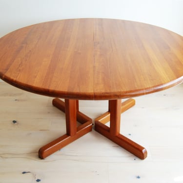 Danish Modern Large Solid Teak Round to Oval Dining Table with Two Leaves by Glostrup Made in Denmark 