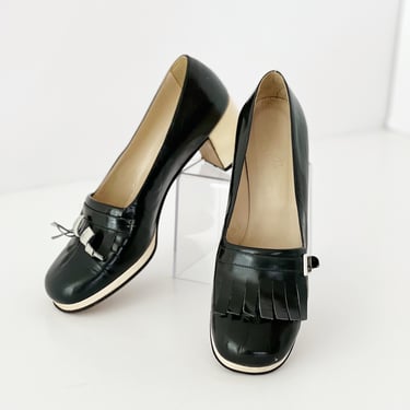 SIZE 7.5 / 8 1960s Black & Cream Fringe Pumps / 60s Mod Patent Leather Heels Shoes / MCM Mod Buckle and Fringe Special Occasion Shoes 