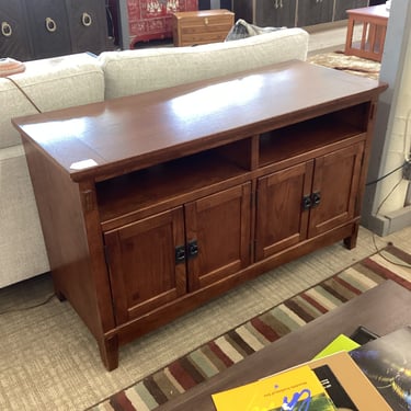 Rustic Oak Stain Media Stand
