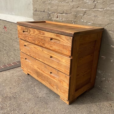 This End Up Chest of Drawers