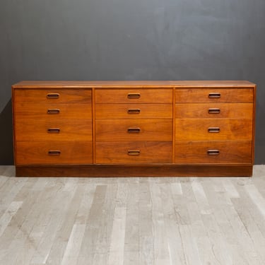 Mid-century Jack Cartwright for Founders Twelve Drawer Dresser c.1960