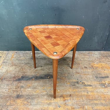 Vintage 1950s Molded Plywood Wedge Table Cigarette Cocktail Table Mid-Century 
