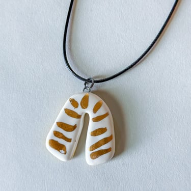 Archie Pendant w/ Gold Luster - White