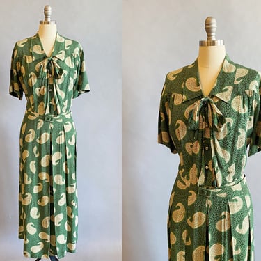 1940s Paisley Print Dress / 1940s Green Day Dress / 1940s Silk Dress / Size XXL Plus Size 