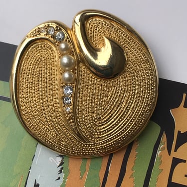 Gold Round Brooch with Pearl Accents