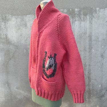 Vintage 1950s Pink Wool Knit Sweater Horses Horseshoe Shawl Collar Cardigan