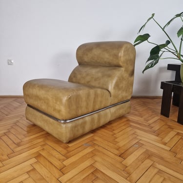 Mid Century Leather Chaise Lounge Chair / Vintage Italian Light Brown Modular Armchair / Made in Italy / 1970s 