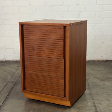 Single Chest of Drawers by Henredon Heritage 