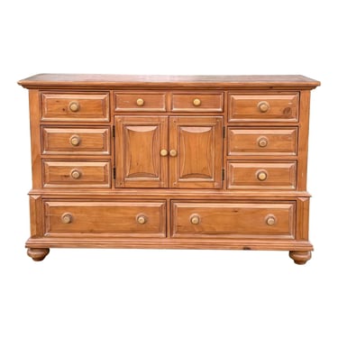 Broyhill Rustic Pine Farmhouse Style Dresser 