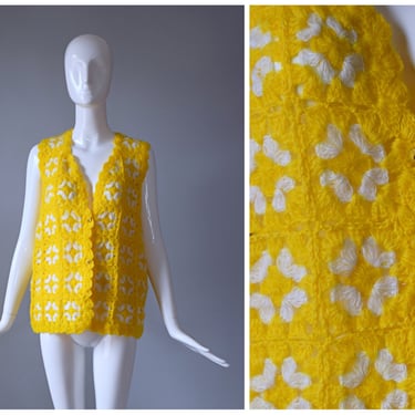 Vintage 1960s Handmade Yellow Daisy Floral Granny Crochet Sweater Vest 