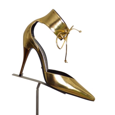 GUCCI- NIB Gold Scamosciato Pumps, Size 39.5