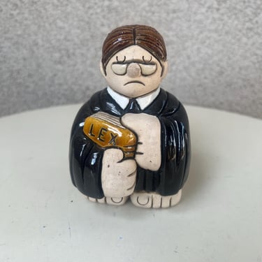 Vintage Launa Art Pottery lawyer in black robe Figurine 3D Signed made in Uruguay 
