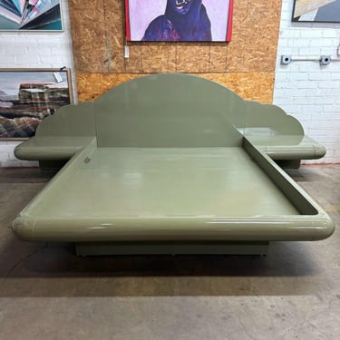 Lacquered Cloud Platform Bed in Basil Green 