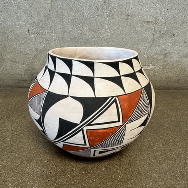 Vintage Hand Painted Native American Acoma Pueblo-Chimayo Pottery