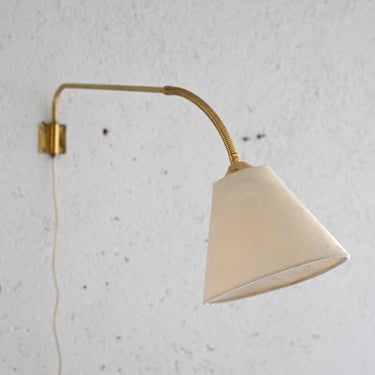 Vintage Scandinavian Wall Sconce with Adjustable Brass Arm – Mid-Century Metal Wall Lamp 