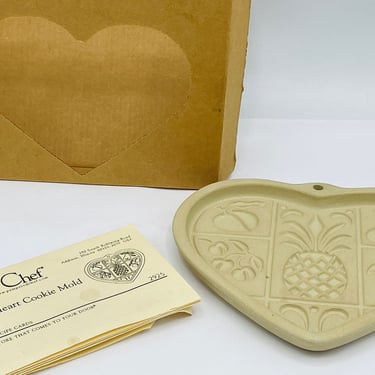 Pampered Chef Hospitality Heart Cookie Mold Family Heritage Stoneware 2001 USA- Original box- Unused 