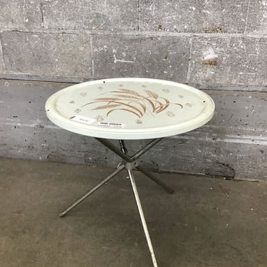 Vntg. Metal Side Table (Seattle)