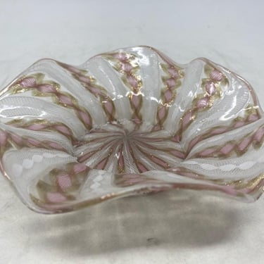 Vintage MURANO Finger Bowl with Aventurine: and Zanfirico detail, attributed to Salviati, circa 1950s 