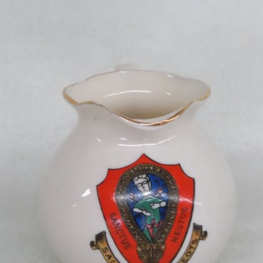 WH Goss England Porcelain Saint Neots Crest Small Pitcher Creamer 3521B