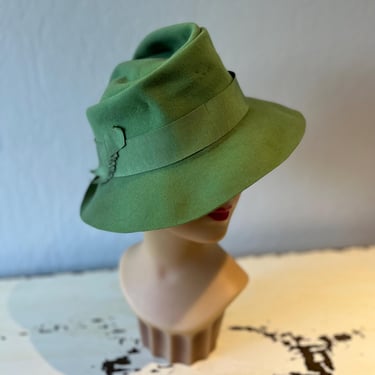 Docking in Lisbon - Vintage 1940s WW2 Fern Green Wool Felt Fedora Handmade by Edith Fetherston 