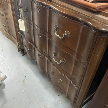 French Country Chest - Gloria